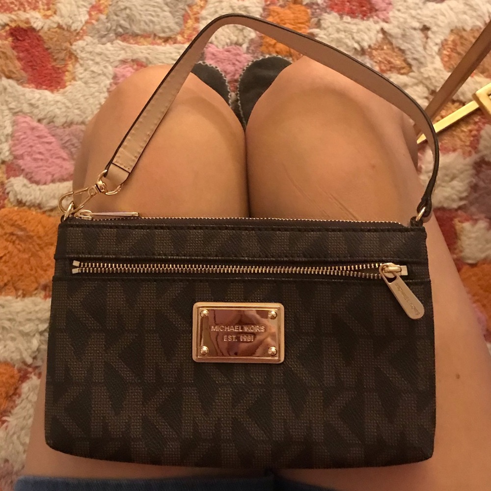 Michael Kors Jet Set Signature Logo Wristlet